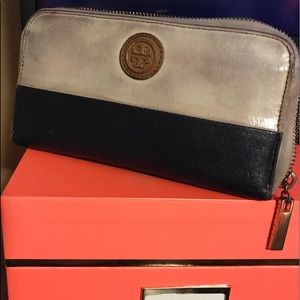 Tory Burch wallet
